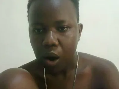 Webcam model Carolfaiz (18)