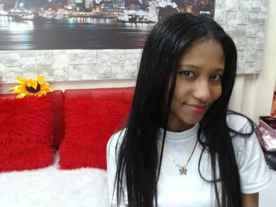 Webcam model littleJodie (18)