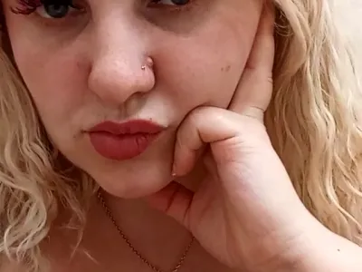 Webcam model SneakorAngel (29)