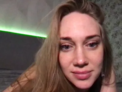 Webcam model EngelNeon (34)