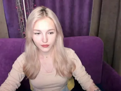 Webcam model LisaKiss (18)