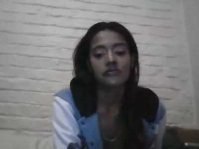 Webcam model Nala (24)
