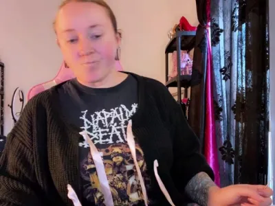 Webcam model MissKisica (30)