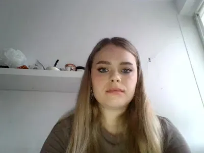 Webcam model VelvetMira (21)