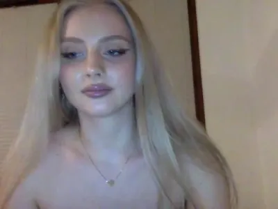 Webcam model MayaHoney (21)