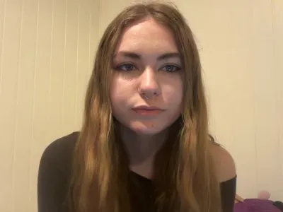 Webcam model FlirtySmile (19)