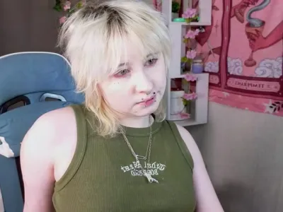 Webcam model MayLeaf (18)