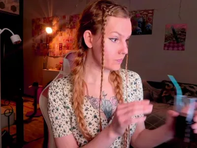 Webcam model Lunacy (24)