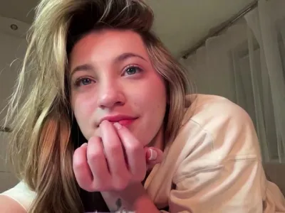 Webcam model Kellynaive (18)