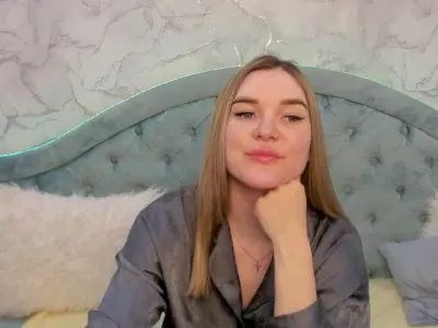 Webcam model KiraNitor (23)