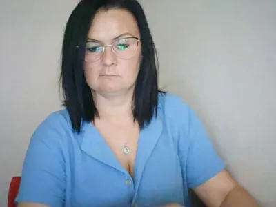 Webcam model SonjaMilf (33)
