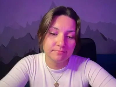 Webcam model PeachyVera (34)