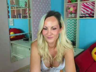 Webcam model AuraGold (40)