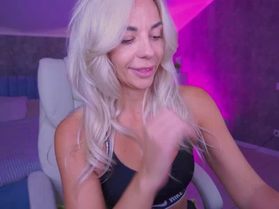 Webcam model BellaRay (38)